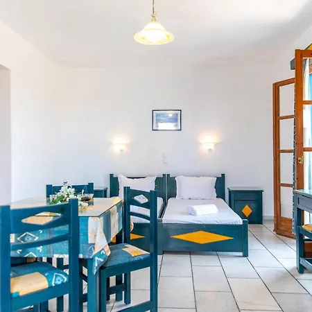 Surfer Paradise Naxos City