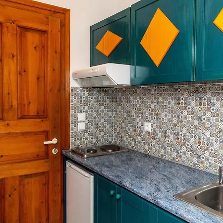 Surfer Paradise Naxos City