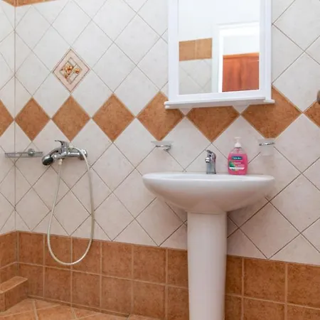 Surfer Paradise * Naxos City