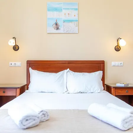 Surfer Paradise Naxos City