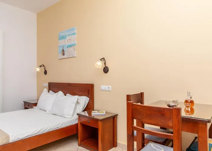Apartment Surfer Paradise Naxos City
