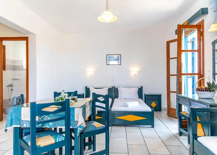 Surfer Paradise Naxos City