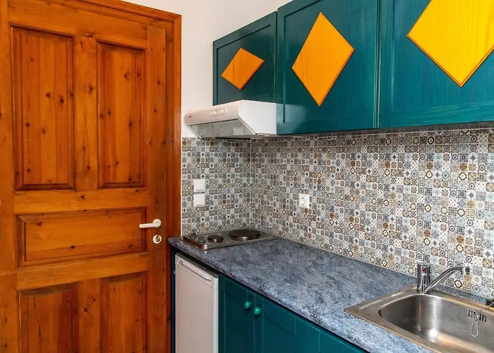 Surfer Paradise Naxos City