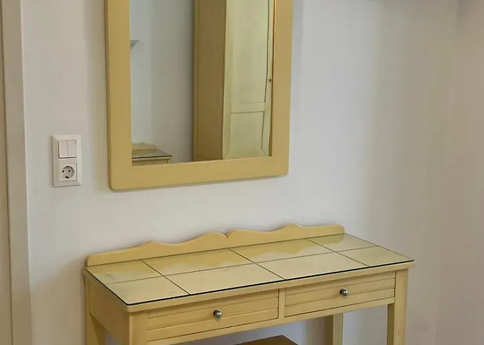 Surfer Paradise Naxos City